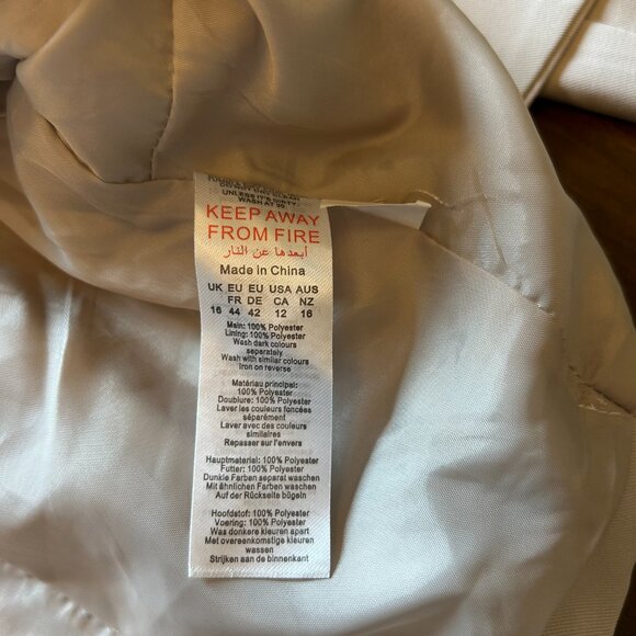 NWT Boohoo Women Oversized Cropped Boxy Tailored Blazer Size 12 Cream - Picture 15 of 15